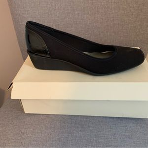 Black Anne Klein Black Wedges - Size 8.5